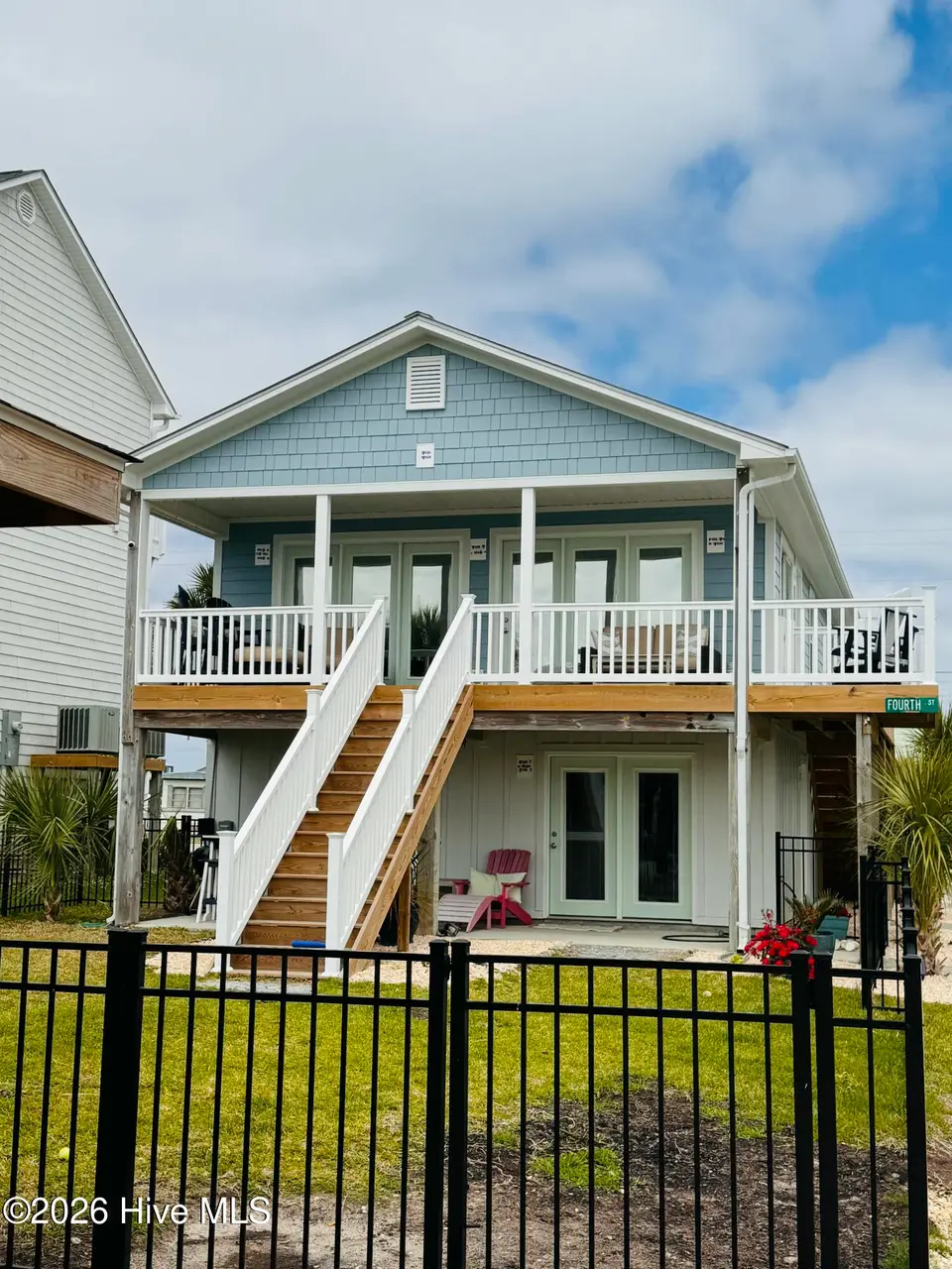 4059 4th Street, Surf City, NC 28445 — 4-bedroom waterfront home in Old Settlers Beach, Surf City, NC, photo 1 of 5
