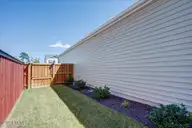 2010 Montford Drive, New Bern, NC 28562 — 3-bedroom home in West New Bern, New Bern, NC, photo 6 of 53: 06-2010_Montford-37