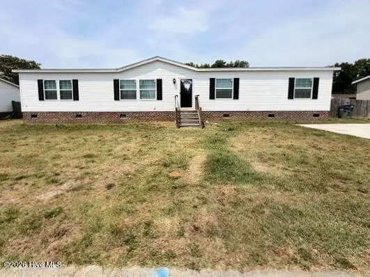 316 Commodore Drive, Rocky Mount, NC 27801 — 3-bedroom manufactured home in Eastfield, Rocky Mount, NC, photo 1 of 32: 316 Commodore Dr., Rocky Mount, NC 27801