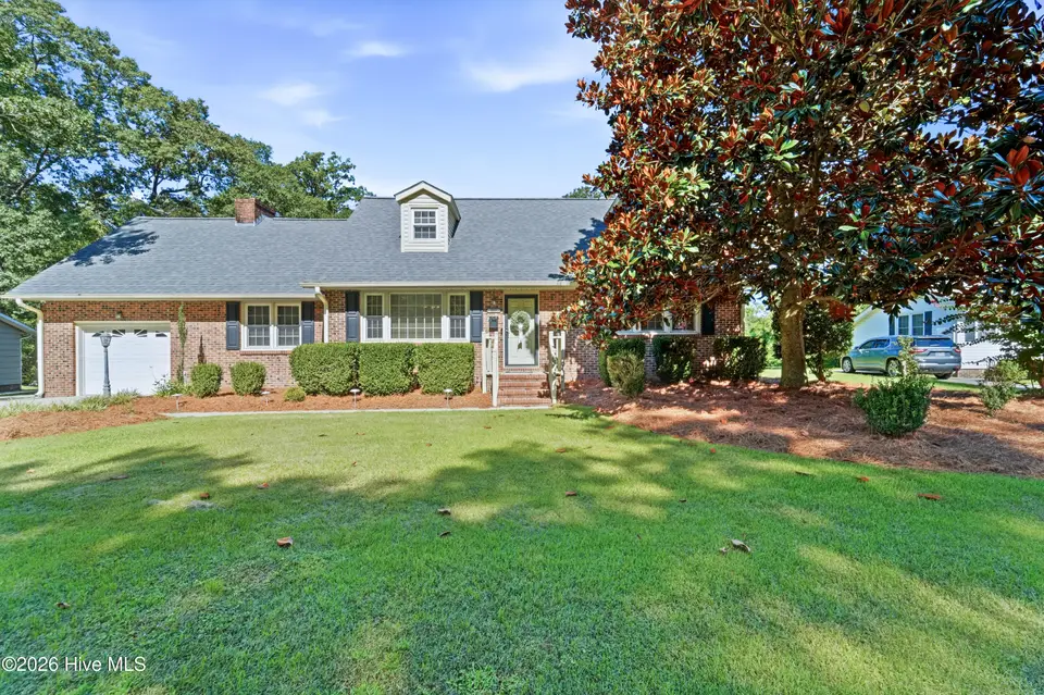 203 Brookview Drive, Jacksonville, NC 28540 — 4-bedroom home in Brookview Estates, Jacksonville, NC, photo 1 of 77