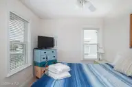 2013 Emerald Drive, Emerald Isle, NC 28594 — 5-bedroom home, Emerald Isle, NC, photo 16 of 23: 2013 EMERALD DRIVE (23)