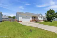 304 Pine Ridge Lane, Holly Ridge, NC 28445 — 3-bedroom home in Sage's Ridge, Holly Ridge, NC, photo 3 of 28