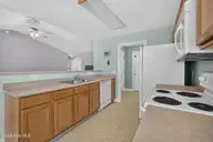214 Gardenview Court NE, Leland, NC 28451 — 3-bedroom home in Creekview Estates, Leland, NC, photo 5 of 32