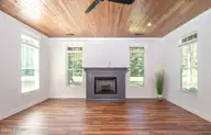 282 Old Stanton Road, Beaufort, NC 28516 — 3-bedroom home in Sea Gate, Beaufort, NC, photo 6 of 45: Great Room