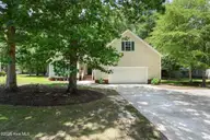 215 Oakmont Drive, Hampstead, NC 28443 — 3-bedroom home in Cross Creek, Hampstead, NC, photo 3 of 60