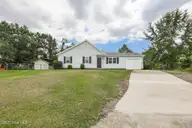 1011 Ridgecrest Lane, Jacksonville, NC 28546 — 3-bedroom home in Deerfield, Jacksonville, NC, photo 4 of 27