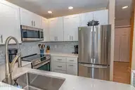 23 Ibis Roost, Bald Head Island, NC 28461 — 3-bedroom home in Ibis Roost, Bald Head Island, NC, photo 17 of 40: Kitchen