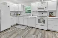 1502 N Hills Court, New Bern, NC 28562 — 3-bedroom home, New Bern, NC, photo 16 of 61: Kitchen