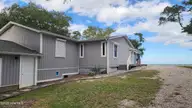 197 Pamlico Parkway, Beaufort, NC 28516 — 3-bedroom waterfront home in Sportsman Village, Beaufort, NC, photo 5 of 77
