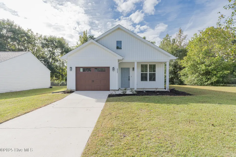 111 Hampton Court, Jacksonville, NC 28546 — 3-bedroom home in Windsor Manor, Jacksonville, NC, photo 1 of 31