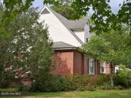 201 E Bell Street, Tabor City, NC 28463 — 4-bedroom home, Tabor City, NC, photo 5 of 28