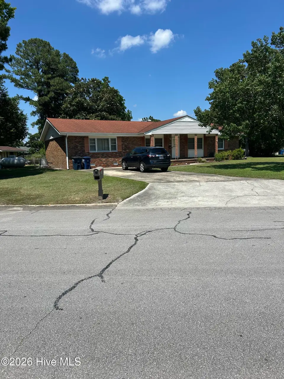 700 Oakwood Avenue, Jacksonville, NC 28546 — 3-bedroom home in Brynn Marr, Jacksonville, NC, photo 1 of 15