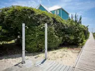 210 82 Shipwreck Lane, Emerald Isle, NC 28594 — lot in Spinnakers Reach, Emerald Isle, NC, photo 17 of 23: SR Beach Access Showers
