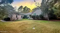 186 James Drive, West End, NC 27376 — 3-bedroom home in Seven Lakes West, West End, NC, photo 16 of 79: 186 James Dr