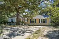 111 Lakehurst Drive, Dudley, NC 28333 — 3-bedroom waterfront home in Robin Lake, Dudley, NC, photo 3 of 49: 111 Lakehurst Dr-3 2