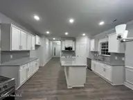 818 Hidden Bridge Drive, Jacksonville, NC 28546 — 5-bedroom home in Towne Pointe, Jacksonville, NC, photo 7 of 26