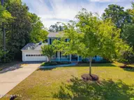 121 Gull Harbor Drive, Newport, NC 28570 — 4-bedroom waterfront home in Gull Harbor, Newport, NC, photo 2 of 58: Front of House