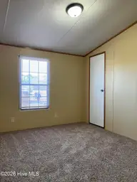 179 Aberdeen Lane, Jacksonville, NC 28540 — 3-bedroom manufactured home in Aberdeen Acres, Jacksonville, NC, photo 18 of 30: IMG_2644
