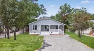 137 NE 31st Street, Oak Island, NC 28465 — 3-bedroom home, Oak Island, NC, photo 6 of 50