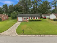 206 Sheffield Road, Jacksonville, NC 28546 — 3-bedroom home in Montclair, Jacksonville, NC, photo 4 of 53: 7-web-or-mls-DJI_20261005121345_0052_D