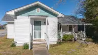 1208 Evans Street, Morehead City, NC 28557 — 2-bedroom home, Morehead City, NC, photo 4 of 35: 1208 EVANS (2)