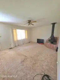 2902 Roanoke Avenue, New Bern, NC 28562 — 3-bedroom home in Colony Estates, New Bern, NC, photo 6 of 21: Living Room