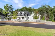275 Hollycrest Drive, Pinehurst, NC 28374 — 5-bedroom home in Hollycrest, Pinehurst, NC, photo 5 of 46: 275 Hollycrest Drive