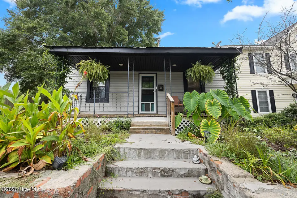 704 S 3rd Street, Wilmington, NC 28401 — 2-bedroom home in Dawson-Castle Street, Wilmington, NC, photo 1 of 35