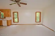 112 James Drive, Emerald Isle, NC 28594 — 3-bedroom home in Oakland Hills, Emerald Isle, NC, photo 8 of 28: Living Area