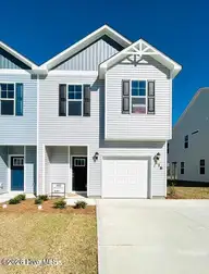 107 Chestnut Hill Drive, Jacksonville, NC 28546 — 3-bedroom townhome in Hunters Creek, Jacksonville, NC, photo 4 of 49