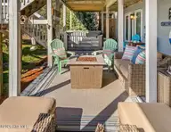 217 Salter Path Road, Pine Knoll Shores, NC 28512 — 4-bedroom waterfront home in Pine Knoll Association, Pine Knoll Shores, NC, photo 13 of 62: Seating Area