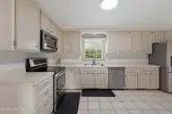 240 Jeb Stuart Drive, Wilmington, NC 28412 — 3-bedroom home in Pine Valley Estates, Wilmington, NC, photo 7 of 36: 13_img_0696