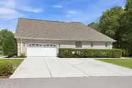 411 Oakmont Drive, Morehead City, NC 28557 — 3-bedroom home in Brandywine Bay, Morehead City, NC, photo 6 of 56: 40-web-or-mls-1S3A3736