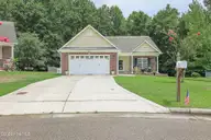 109 Foxberry Place, Jacksonville, NC 28540 — 3-bedroom home in Williamsburg Plantation, Jacksonville, NC, photo 2 of 40