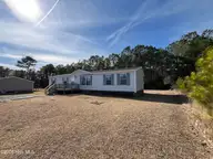 179 Aberdeen Lane, Jacksonville, NC 28540 — 3-bedroom manufactured home in Aberdeen Acres, Jacksonville, NC, photo 3 of 30: IMG_2669