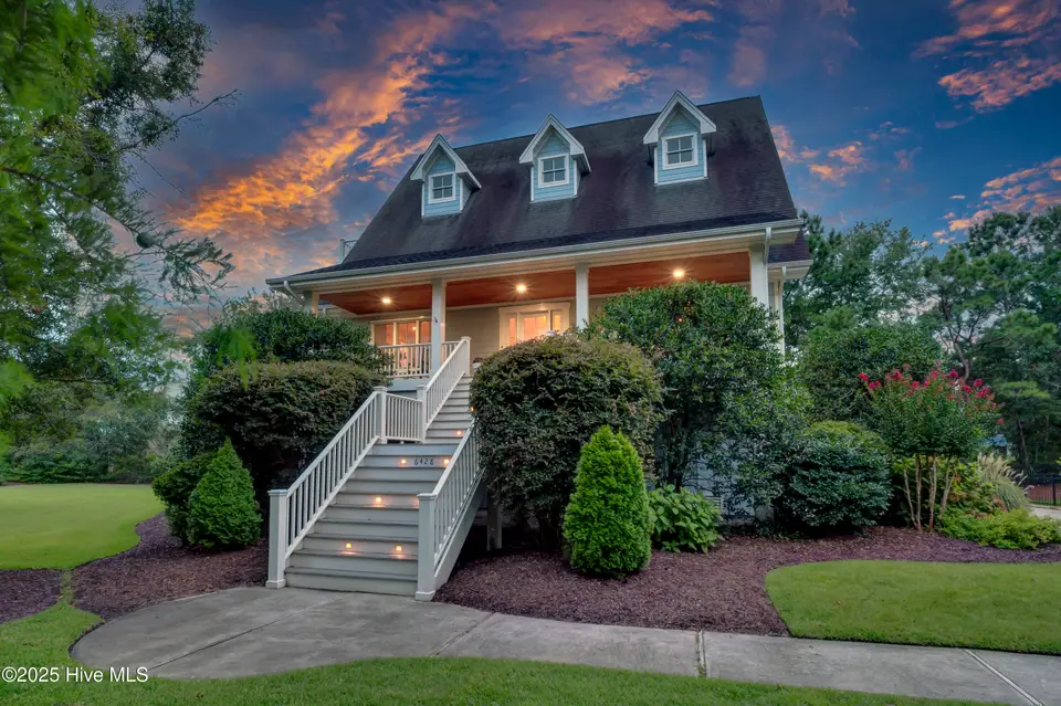6428 Shinn Creek Lane, Wilmington, NC 28409 — 5-bedroom home in Shinn Point, Wilmington, NC, photo 1 of 67