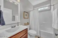 1020 Annadale Lane, Wilmington, NC 28409 — 4-bedroom home in Kaylies Cove, Wilmington, NC, photo 23 of 40: Second Full Bathroom