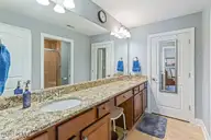 125 W Chelsea Court, Southern Pines, NC 28387 — 3-bedroom condo in Mid South Club, Southern Pines, NC, photo 20 of 45: Owner's Bath