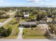 458 Bayview Drive, Harkers Island, NC 28531 — 3-bedroom waterfront home, Harkers Island, NC, photo 19 of 23: 458 Bayview Dr