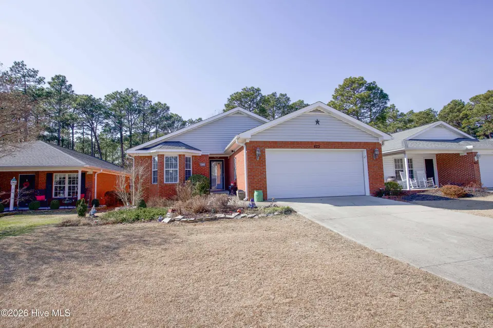 623 Pinehurst Trace Drive, Pinehurst, NC 28374 — 3-bedroom home in Pinehurst Trace, Pinehurst, NC, photo 1 of 47: 623 Pinehurst Trace-46