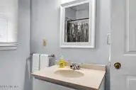 1912 Nun Street, Wilmington, NC 28403 — 4-bedroom home in Ardmore, Wilmington, NC, photo 18 of 35: En Suite Bathroom