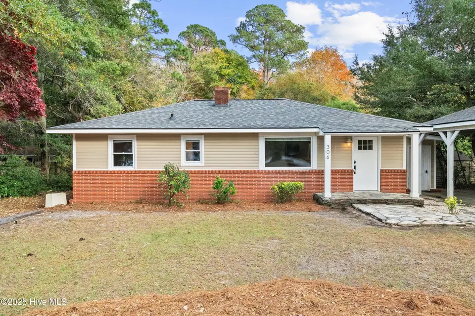 306 Pine Hills Drive, Wilmington, NC 28403 — 3-bedroom home in Pine Hills, Wilmington, NC, photo 1 of 43: mls-DSC06991