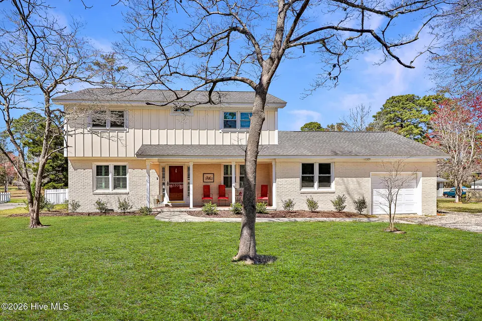 3208 Country Club Road, Morehead City, NC 28557 — 4-bedroom home in Miller Harrell, Morehead City, NC, photo 1 of 49: 3208 Country Club Rd