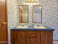 107 Bluebird Drive, Elizabeth City, NC 27909 — 3-bedroom manufactured home in Halls Creek Village, Elizabeth City, NC, photo 13 of 21: Primary Bathroom