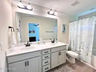 14 Catalina Circle, Swansboro, NC 28584 — 2-bedroom townhome in Hammocks Port Swansboro, Swansboro, NC, photo 19 of 31: Primary Bath