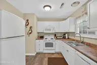 141 Southwold Drive, Wilmington, NC 28409 — 3-bedroom home in Waterford Place, Wilmington, NC, photo 17 of 37: 141SouthwoldDrive-23