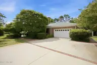 905 Robert E Lee Drive, Wilmington, NC 28412 — 4-bedroom home in Pine Valley Estates, Wilmington, NC, photo 4 of 55