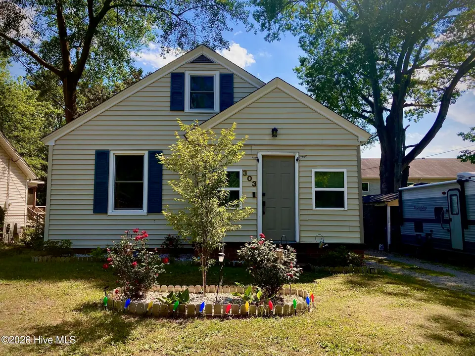 303 E 11th Street, Washington, NC 27889 — 3-bedroom home, Washington, NC, photo 1 of 74: Front of House