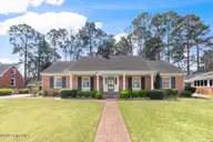 615 W Main Street, Mount Olive, NC 28365 — 6-bedroom home, Mount Olive, NC, photo 1 of 39: 01-615 W Main St-1