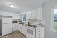 103 Hofmann Drive, Jacksonville, NC 28546 — 3-bedroom home in Edgewood Park, Jacksonville, NC, photo 10 of 41